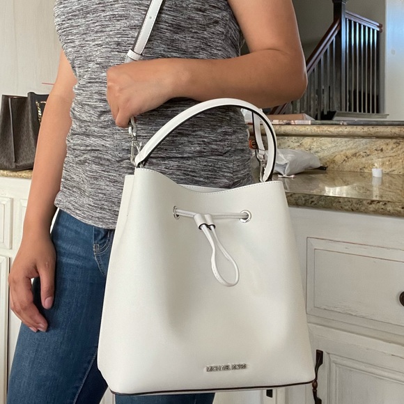 New Mk large bucket bag suri💙 - Picture 4 of 6